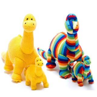 Today is International Family Day. Families come in all shapes and sizes and our diplodocus dinosaur family is a case in point. We love diplos and our diplo family extends from knitted giant diplos to small diplo rattles. We also have a fair trade wooden diplodocus, natural rubber diplodocus dinosaur bath toys, diplodocus hanging decorations, organic cotton diplos and a diplodocus sensory crinkle toy. At the last count, we had 433 diplodocus dinosaurs of varying sizes and materials on our website so even with all these photos, this is just a selection. Do you have a favourite? #bestyearstoys #bestyearsbesttoys #bestyearsdinos #internationalfamilyday #internationaldayoffamilies #dinosaurfamily #dinofamily #diplofamily #diplodocusfamily #diplodocusdinosaur #diplodino #dippy #dippydinosaur #dinosaursareforeveryone #dinosaurlove #dinosaurteddy #dinosaursofinstagram #dinosquad #dinomad #dinosaurtoy #allshapesandsizes #wholesaletoysuk #wholesaleuk #wholesaletoys #sme