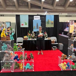 This week Gaynor and her dinosaur friends are at MSA Forward in Baltimore. Please come and say hello if you are at the conference and trade show. #bestyearsltd #bestyearsbesttoys #msaforward #msaforward2024 #museumstore #museumstoreassociation #baltimore #usa #culturalretail #culturalretailshop #wholesaletoysuk #wholesaletoys #havedinosaurswilltravel #tradeshow